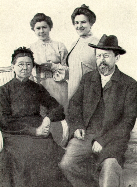 Справа Чехов с женой, слева мать и сестра