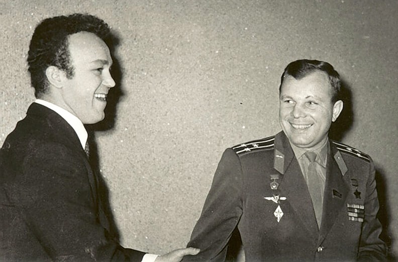 Iosif-Kobzon-i-YUriy-Gagarin