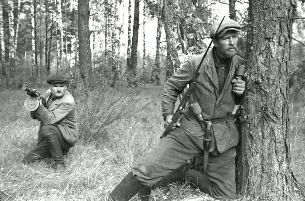 Sovetskie-partizanyi-v-Belorussii-1943