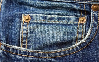 Зачем нужен маленький карман на джинсах