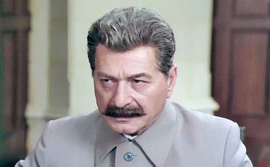 archil-gomiashvili-v-roli-iosifa-stalina
